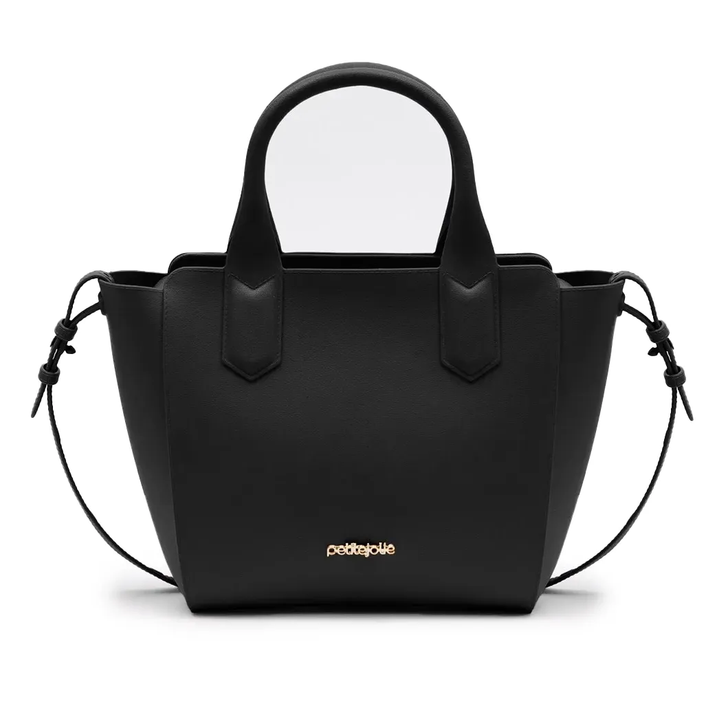 Bolsa feminina preta Petite Jolie modelo Shappe III vista frontal com alças duplas e logo dourado